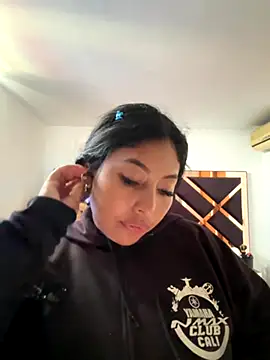 emmyjhonson07 online show from December 2025 02:56:02 PM