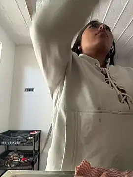 emmyjhonson07 online show from January 2026 03:26:01 PM