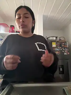 emmyjhonson07 online show from February 2026 01:07:01 PM