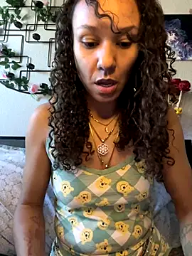 Snapshot of _Neeka_ chatting on September 2025 02:44:01 PM Neeka online show from September 2025 02:44:01 PM
