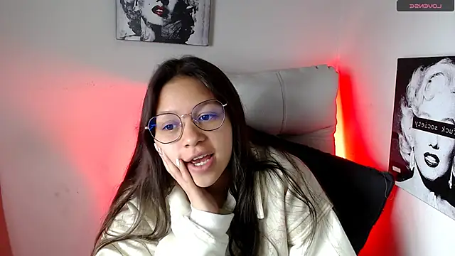 Snapshot of SamanthaRoldaan chatting on March 2025 03:45:02 PM SamanthaRoldaan online show from March 2025 03:45:02 PM