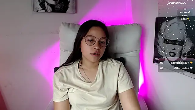 Snapshot of SamanthaRoldaan chatting on March 2025 08:25:01 PM SamanthaRoldaan online show from March 2025 08:25:01 PM