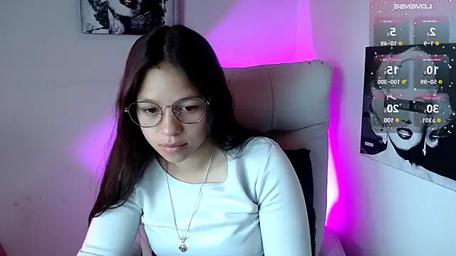 Snapshot of SamanthaRoldaan chatting on March 2025 01:54:01 PM SamanthaRoldaan online show from March 2025 01:54:01 PM