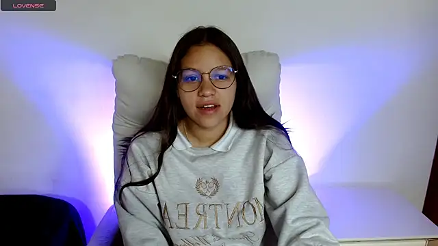 Snapshot of SamanthaRoldaan chatting on March 2025 01:31:02 PM SamanthaRoldaan online show from March 2025 01:31:02 PM