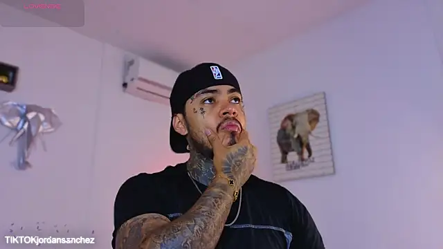 JordanSmiith  online show from January 2026 08:12:01 PM