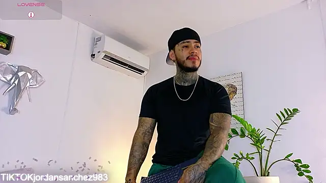 JordanSmiith  online show from February 2026 08:39:01 PM
