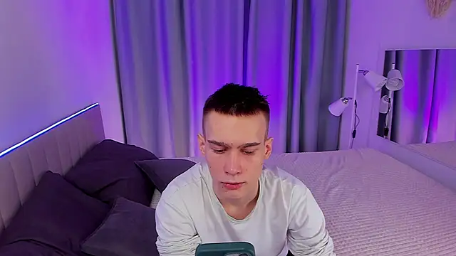 Snapshot of Kevin_Kesi chatting on February 2025 10:15:02 AM Kevin Kesi online show from February 2025 10:15:02 AM