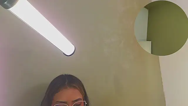 maykka online show from February 2025 03:25:02 AM