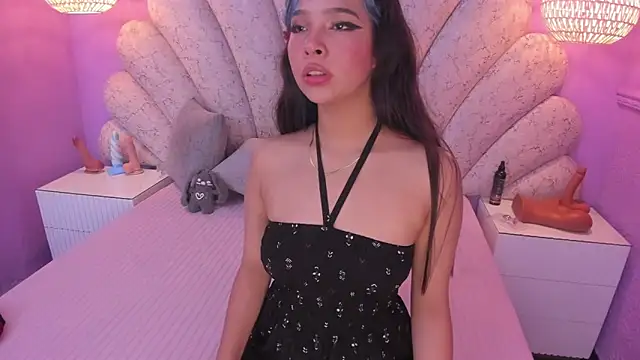 chloe watson  online show from February 2025 07:44:01 PM