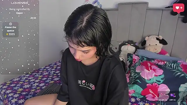 chloe watson  online show from June 2026 07:34:01 PM