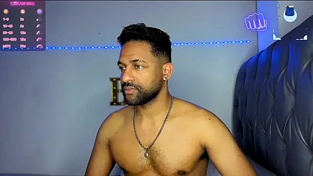 Snapshot of bbcblackhot34 chatting on March 2026 02:15:02 AM bbcblackhot34 online show from March 2026 02:15:02 AM