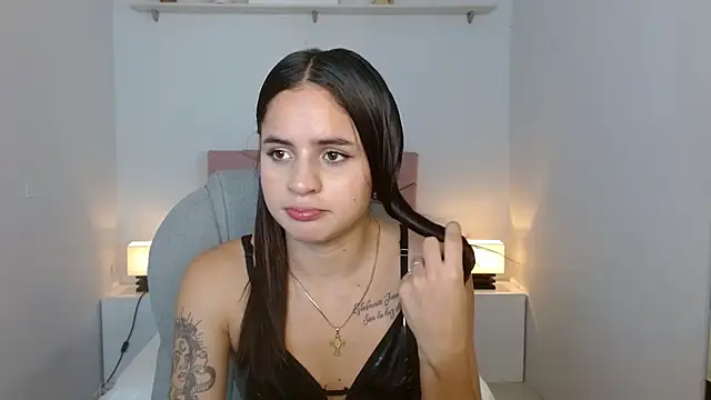 heidy hoiss online show from December 2024 08:45:01 PM