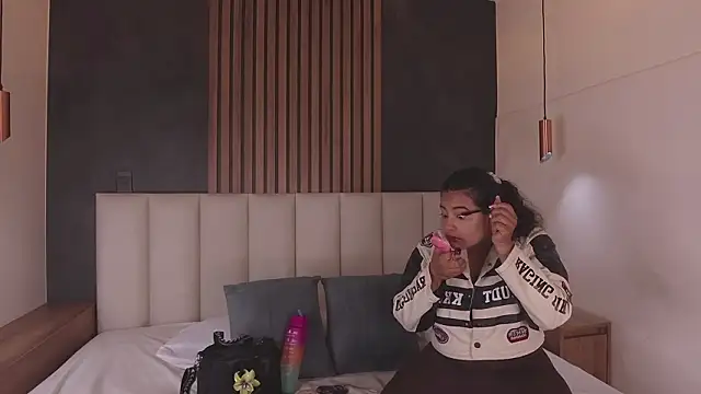 Snapshot of eva_daemon chatting on March 2026 11:37:01 AM eva daemon online show from March 2026 11:37:01 AM