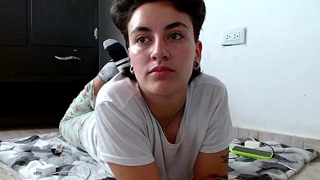 linda 33 online show from October 2025 08:44:01 PM