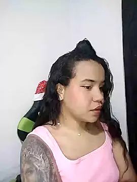 Snapshot of leila_22 chatting on December 2024 02:12:02 AM leila 22 online show from December 2024 02:12:02 AM