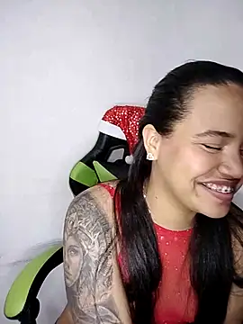 Snapshot of leila_22 chatting on January 2025 12:05:02 PM leila 22 online show from January 2025 12:05:02 PM