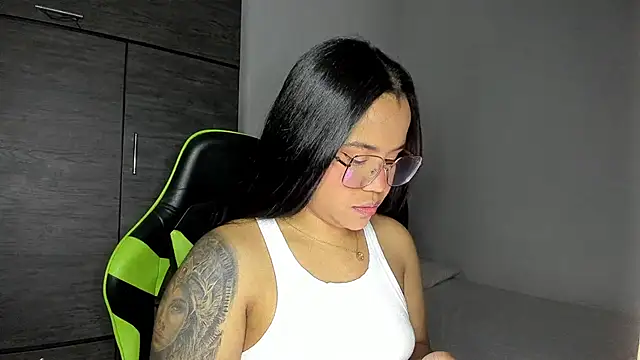 Snapshot of leila_22 chatting on February 2025 01:42:01 PM leila 22 online show from February 2025 01:42:01 PM
