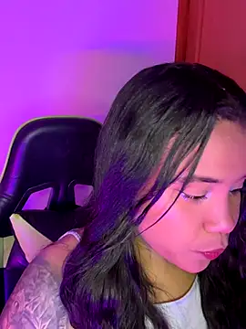 leila 22 online show from November 2025 06:35:02 AM