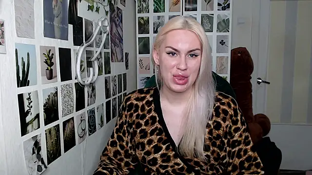 Snapshot of CapriScorpion chatting on October 2025 11:43:01 AM CapriScorpion online show from October 2025 11:43:01 AM