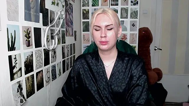 Snapshot of CapriScorpion chatting on October 2025 12:16:02 PM CapriScorpion online show from October 2025 12:16:02 PM