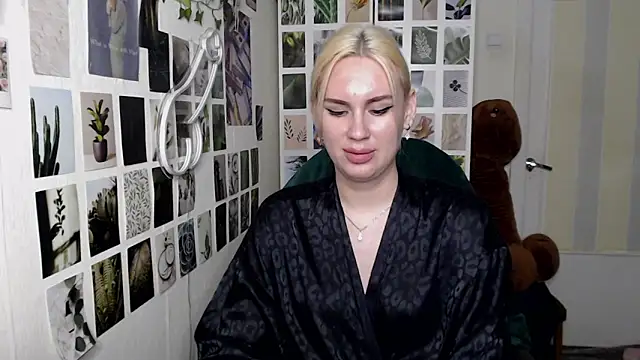 Snapshot of CapriScorpion chatting on October 2025 03:02:01 PM CapriScorpion online show from October 2025 03:02:01 PM