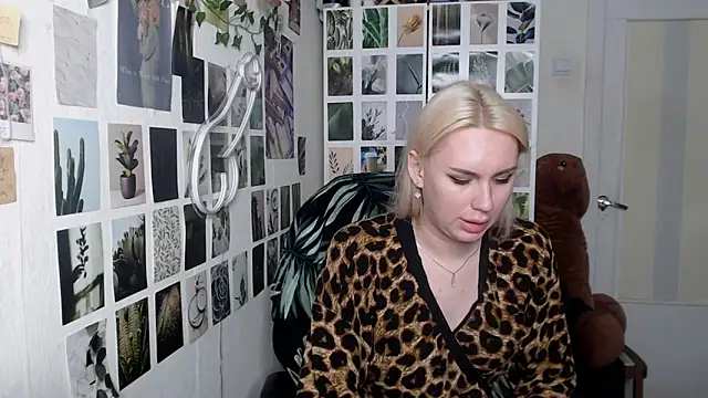 CapriScorpion online show from November 2025 08:25:02 AM