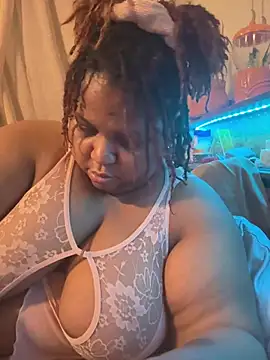 Snapshot of kweenxkarma chatting on December 2024 09:49:01 AM kweenxkarma online show from December 2024 09:49:01 AM