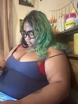 Snapshot of kweenxkarma chatting on January 2025 06:01:02 AM kweenxkarma online show from January 2025 06:01:02 AM
