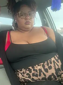 Snapshot of kweenxkarma chatting on January 2025 12:17:01 AM kweenxkarma online show from January 2025 12:17:01 AM