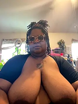 Snapshot of kweenxkarma chatting on September 2025 07:25:01 PM kweenxkarma online show from September 2025 07:25:01 PM