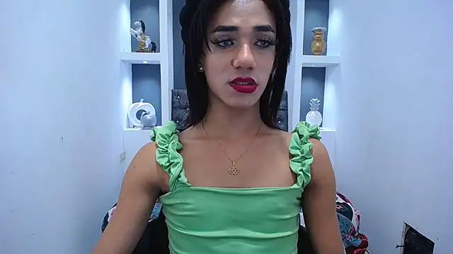 Snapshot of KatrinaQueen1 chatting on February 2025 12:30:01 AM KatrinaQueen1 online show from February 2025 12:30:01 AM