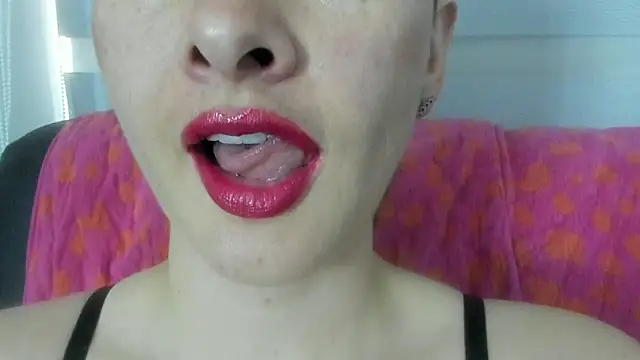 queen fetish online show from June 2026 04:00:01 PM