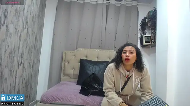 Snapshot of CarolRodriguez_ chatting on February 2025 02:42:01 AM CarolRodriguez online show from February 2025 02:42:01 AM