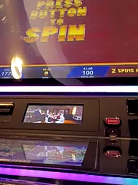 prettyboi6992 online show from March 2026 04:00:01 PM