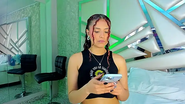 Miia002 online show from November 2025 04:01:02 AM