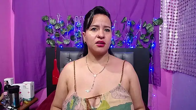 hazel 34 online show from January 2025 07:11:01 PM