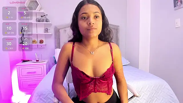 Snapshot of AriianaGrey chatting on December 2024 01:00:02 AM AriianaGrey online show from December 2024 01:00:02 AM