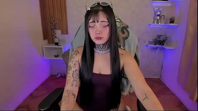 Snapshot of mia_catt05 chatting on March 2025 05:21:02 AM mia catt05 online show from March 2025 05:21:02 AM