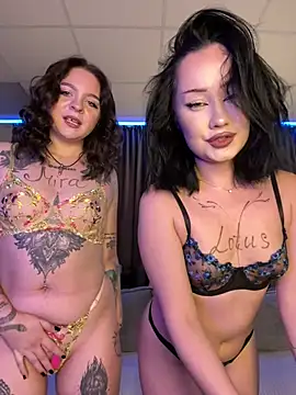 Snapshot of RollingGirls chatting on February 2025 05:05:02 AM RollingGirls online show from February 2025 05:05:02 AM