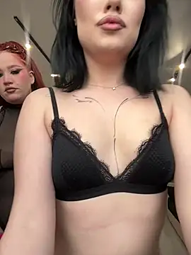 Snapshot of RollingGirls chatting on March 2025 05:12:01 AM RollingGirls online show from March 2025 05:12:01 AM