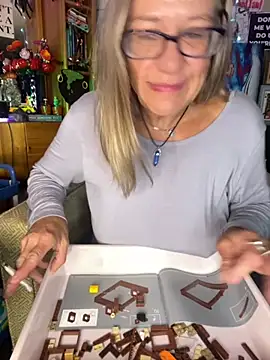 Snapshot of TrenaAnne chatting on October 2025 04:22:01 AM TrenaAnne online show from October 2025 04:22:01 AM