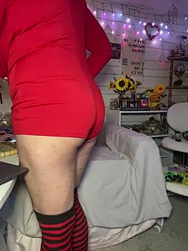 TrenaAnne online show from May 2026 11:35:01 PM