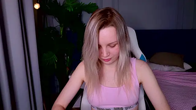 Beatrica Klein online show from January 2025 02:22:01 PM