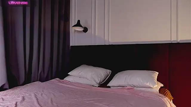 Beatrica Klein online show from February 2025 03:31:02 PM