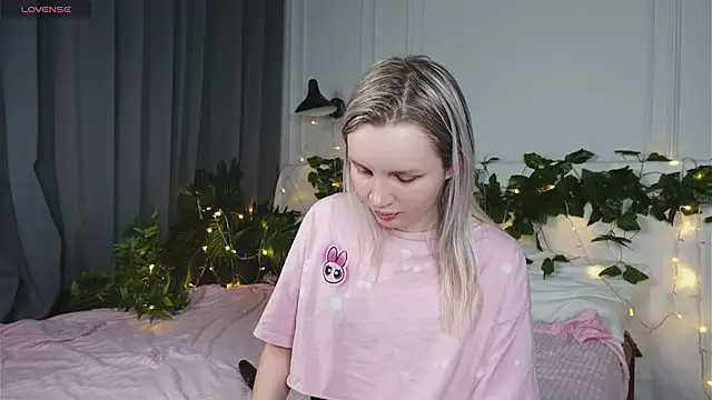 Beatrica Klein online show from March 2025 05:28:01 PM
