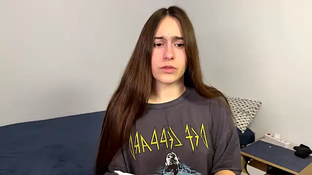 AliceKolltt online show from April 2026 08:39:02 PM