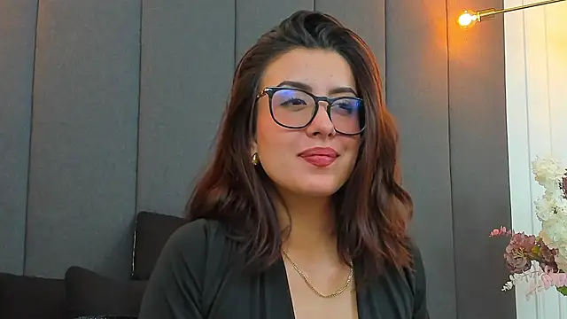 Snapshot of EmaSaenz chatting on February 2025 10:15:01 PM EmaSaenz online show from February 2025 10:15:01 PM