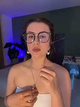 EmaSaenz online show from May 2026 10:37:02 PM