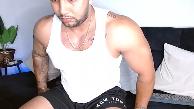 Snapshot of frank_myles chatting on November 2025 02:00:02 AM frank myles online show from November 2025 02:00:02 AM