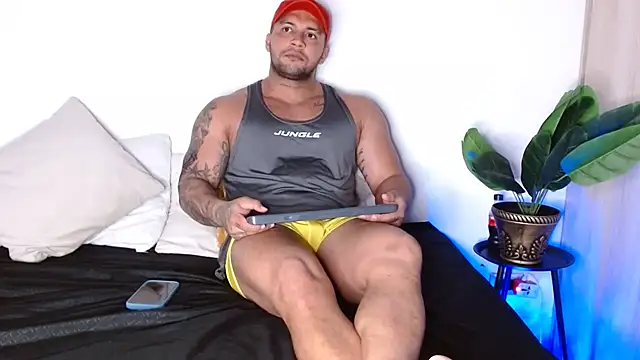 Snapshot of frank_myles chatting on February 2026 08:23:01 PM frank myles online show from February 2026 08:23:01 PM